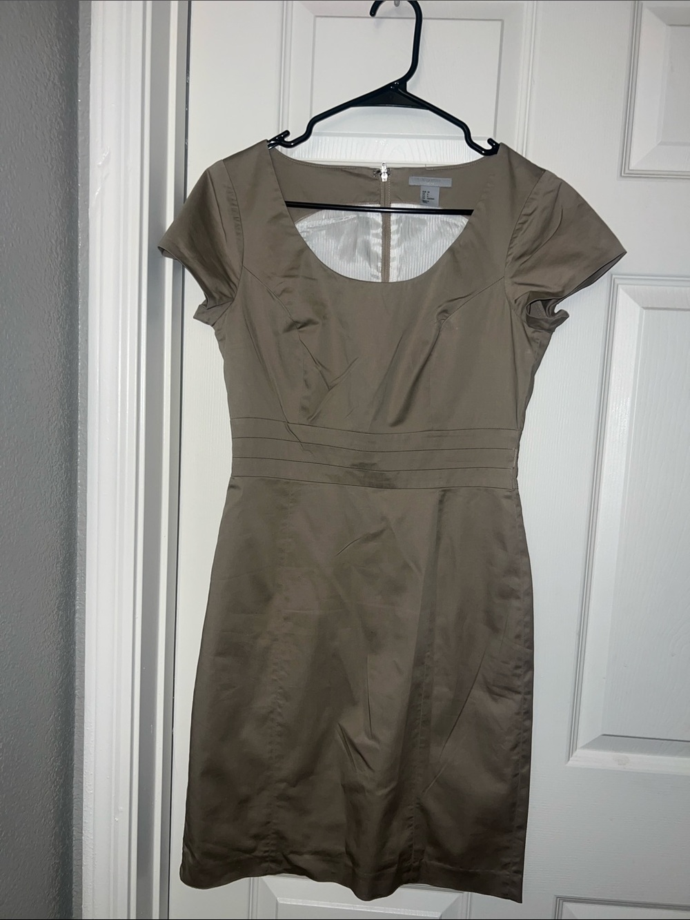 H&M Taupe Short-Sleeve Scoop-Neck Sheath Dress